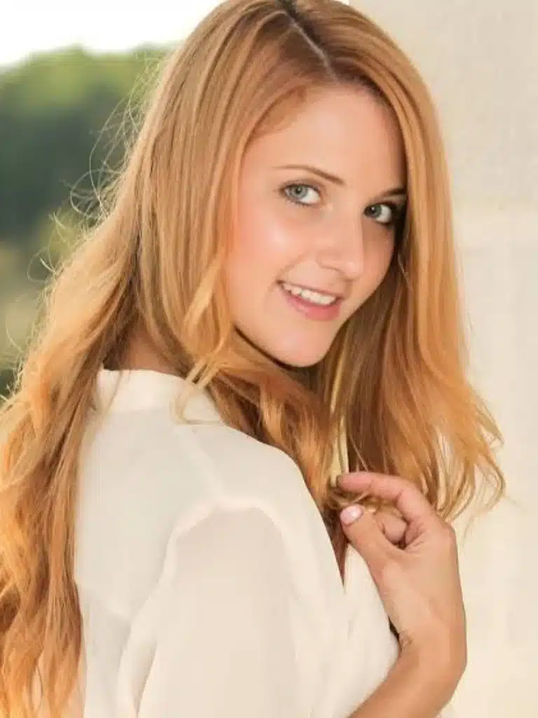 Roberta Berti Biography: Wiki, Age, Career, Height, Weight, Boyfriend, Net Worth & More